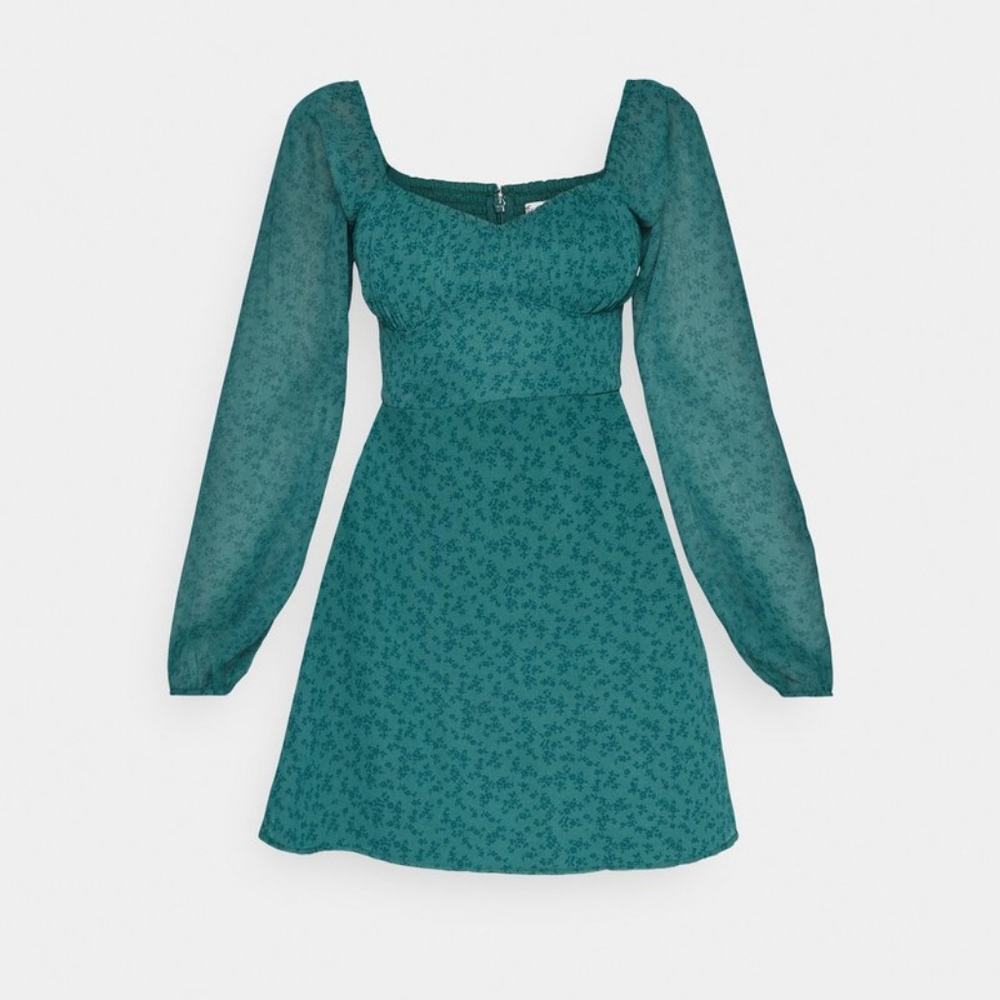 Size L Hollister Ruched Sweetheart Dress - Picture 9 of 9
